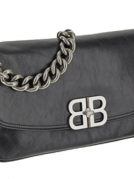 BALENCIAGA BAG, MODEL BB SOFT MOYEN CALFSKIN LEATHER MODEL.? DIMENSIONS: L29.9 X H17 X W3 CM.? REMOVABLE AND ADJUSTABLE LEATHER SHOULDER STRAP (50CM). REMOVABLE CHAIN SHOULDER STRAP (19CM).