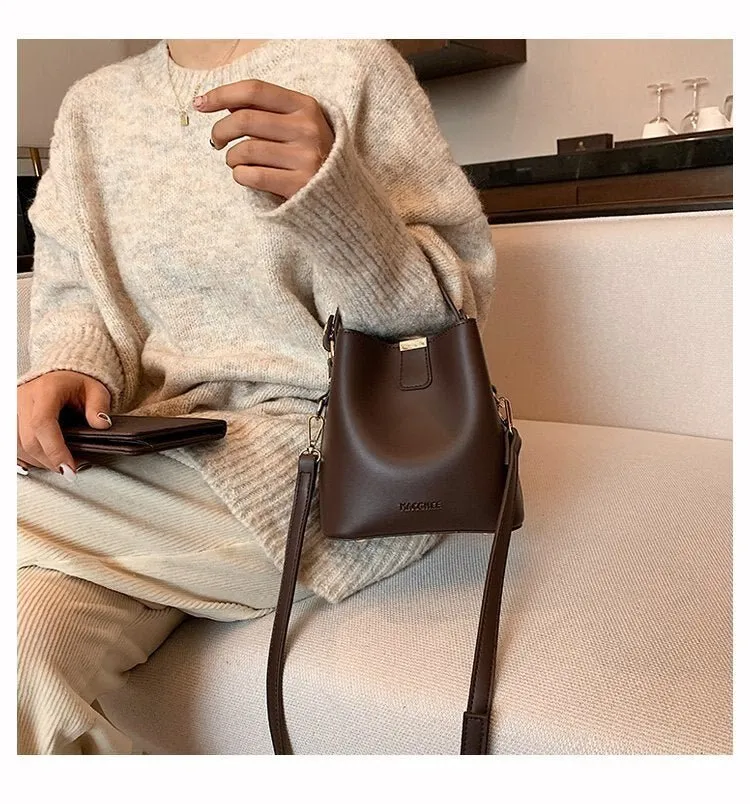 Bolsa Leather Luxury Handbag