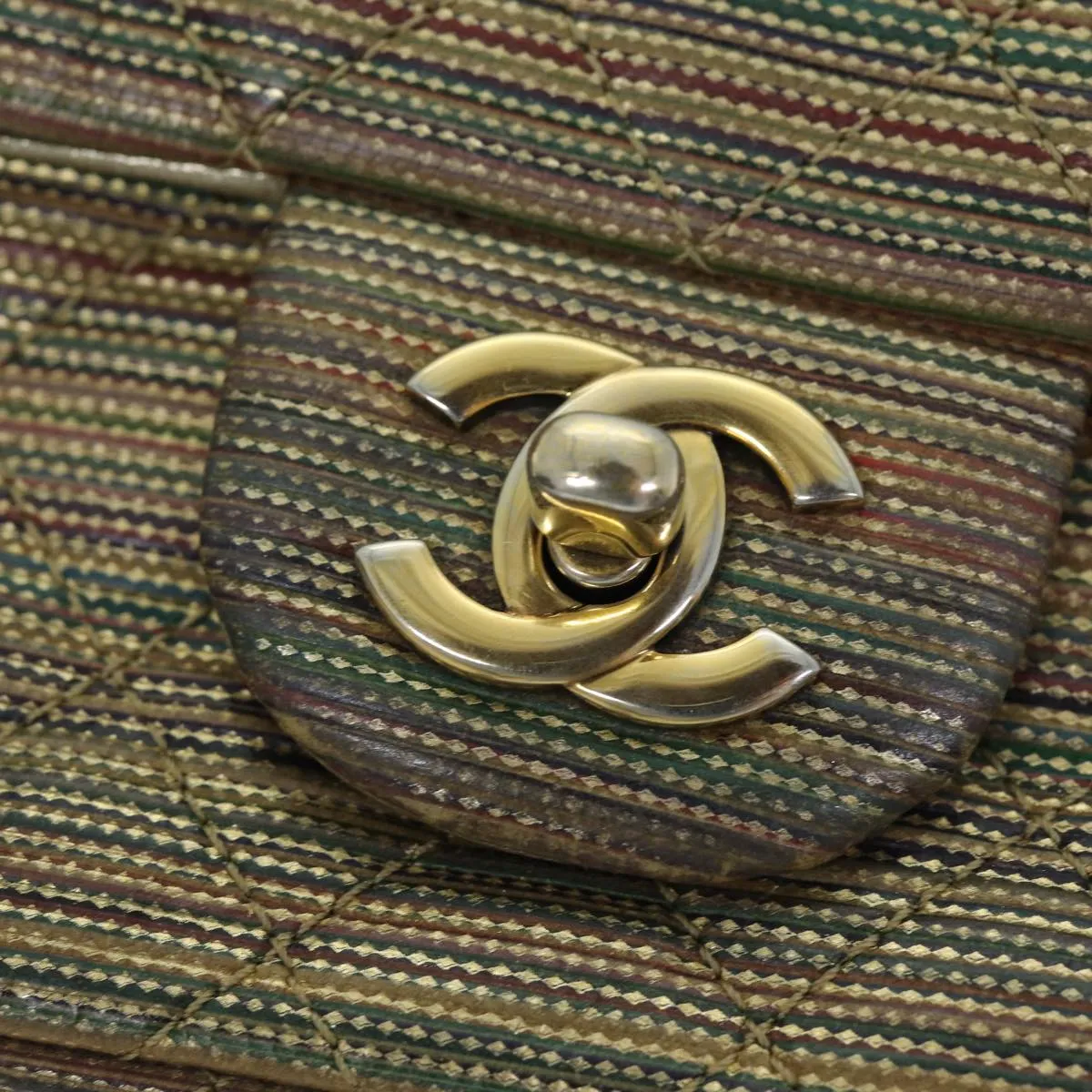 CHANEL Classic Flap Shoulder Bag