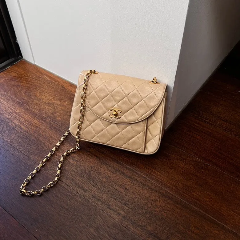 Chanel Preloved Leather Chain Shoulder Bag Beige - AF606