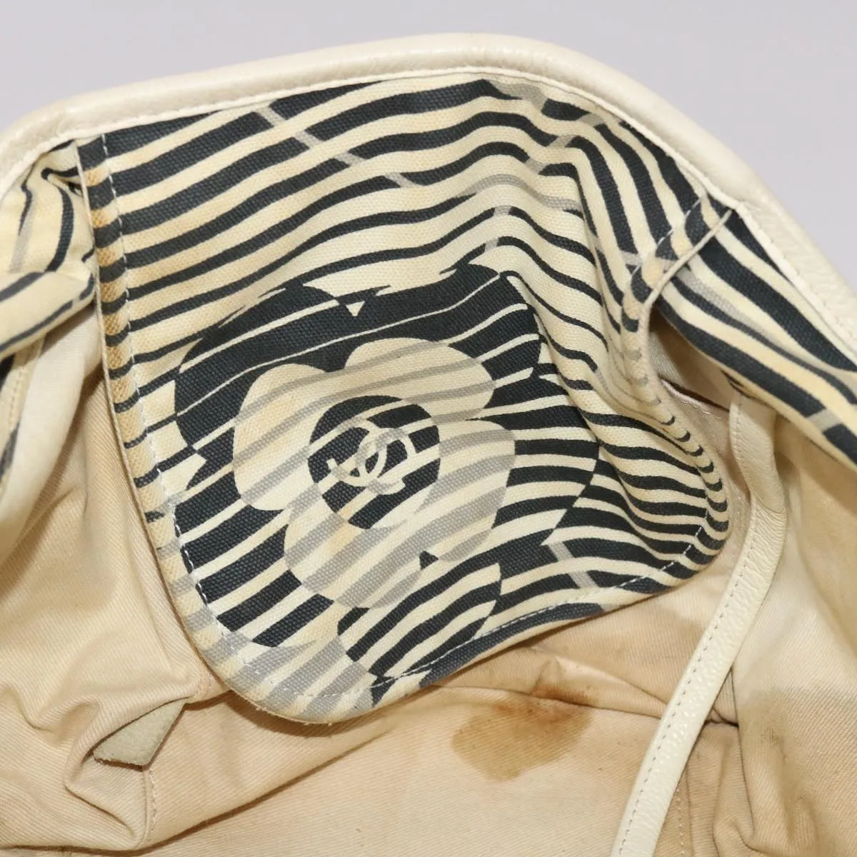 CHANEL Shoulder Bag Canvas White CC Auth bs6944