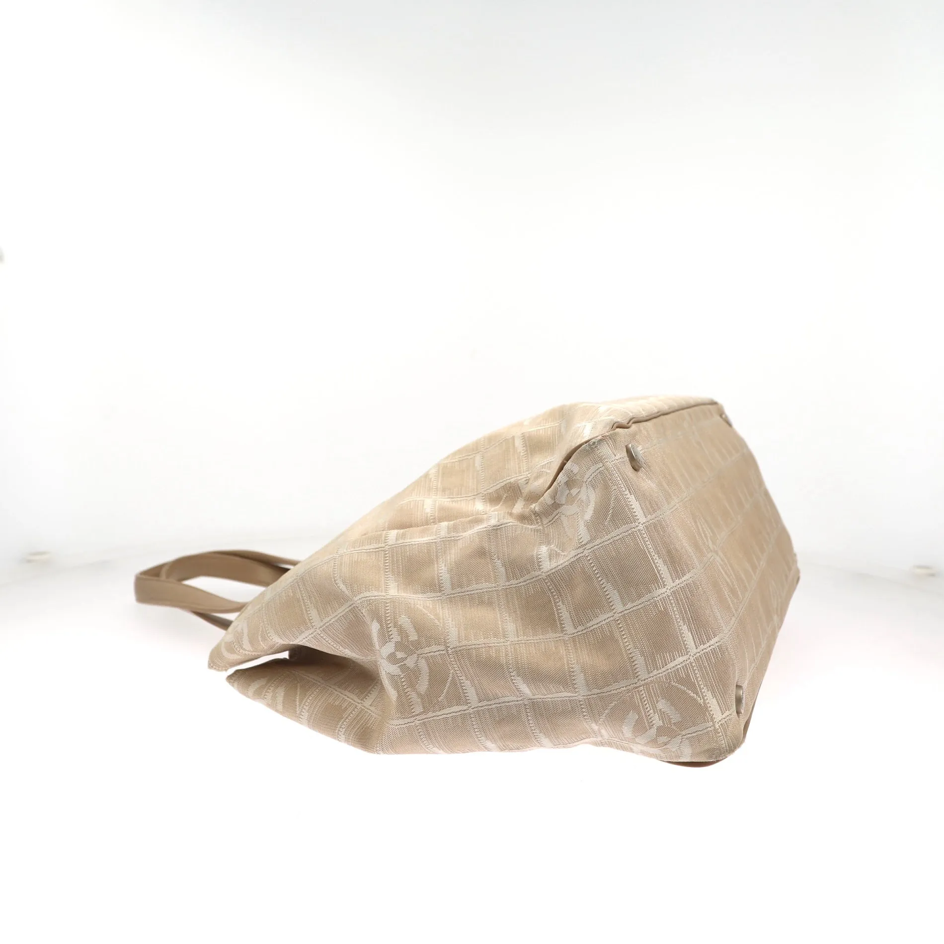 CHANEL Shoulder Bag in Beige Fabric