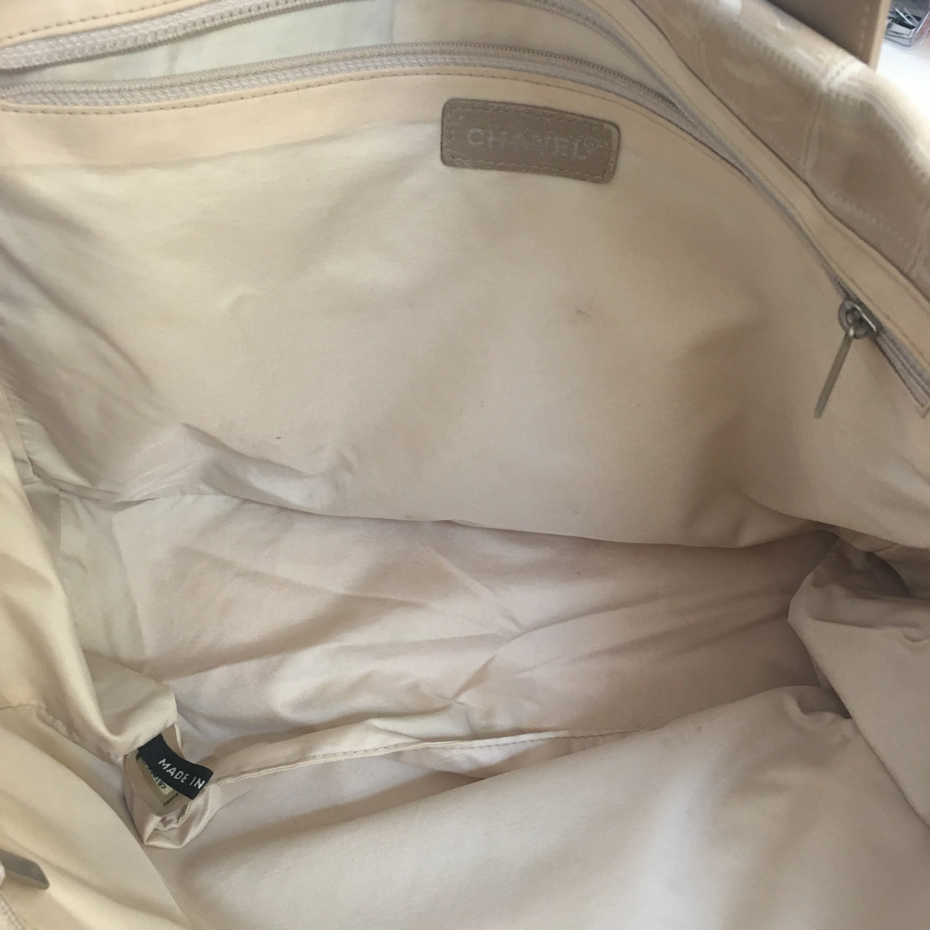 CHANEL Shoulder Bag in Beige Fabric