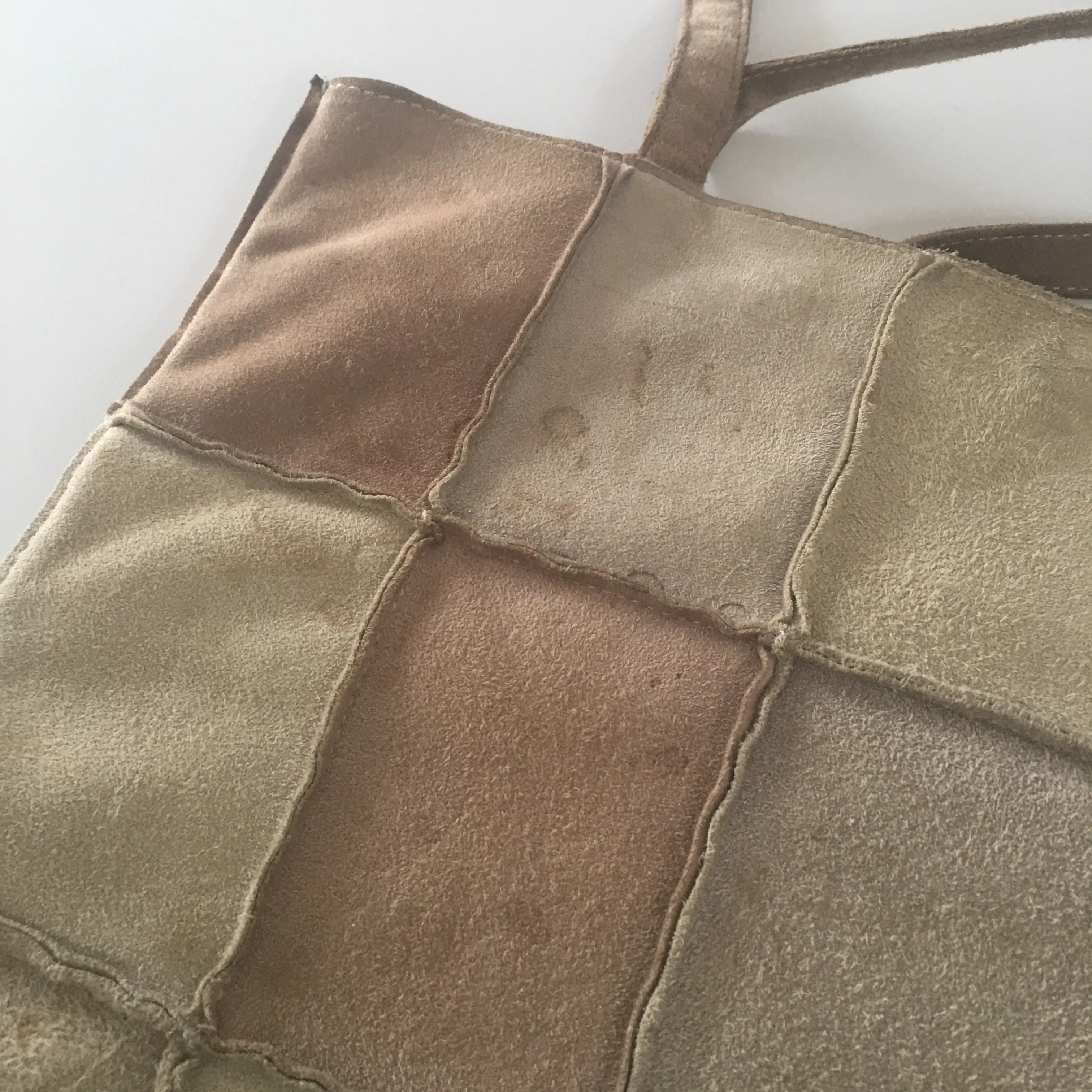 CHANEL Shoulder Bag in Beige Suede