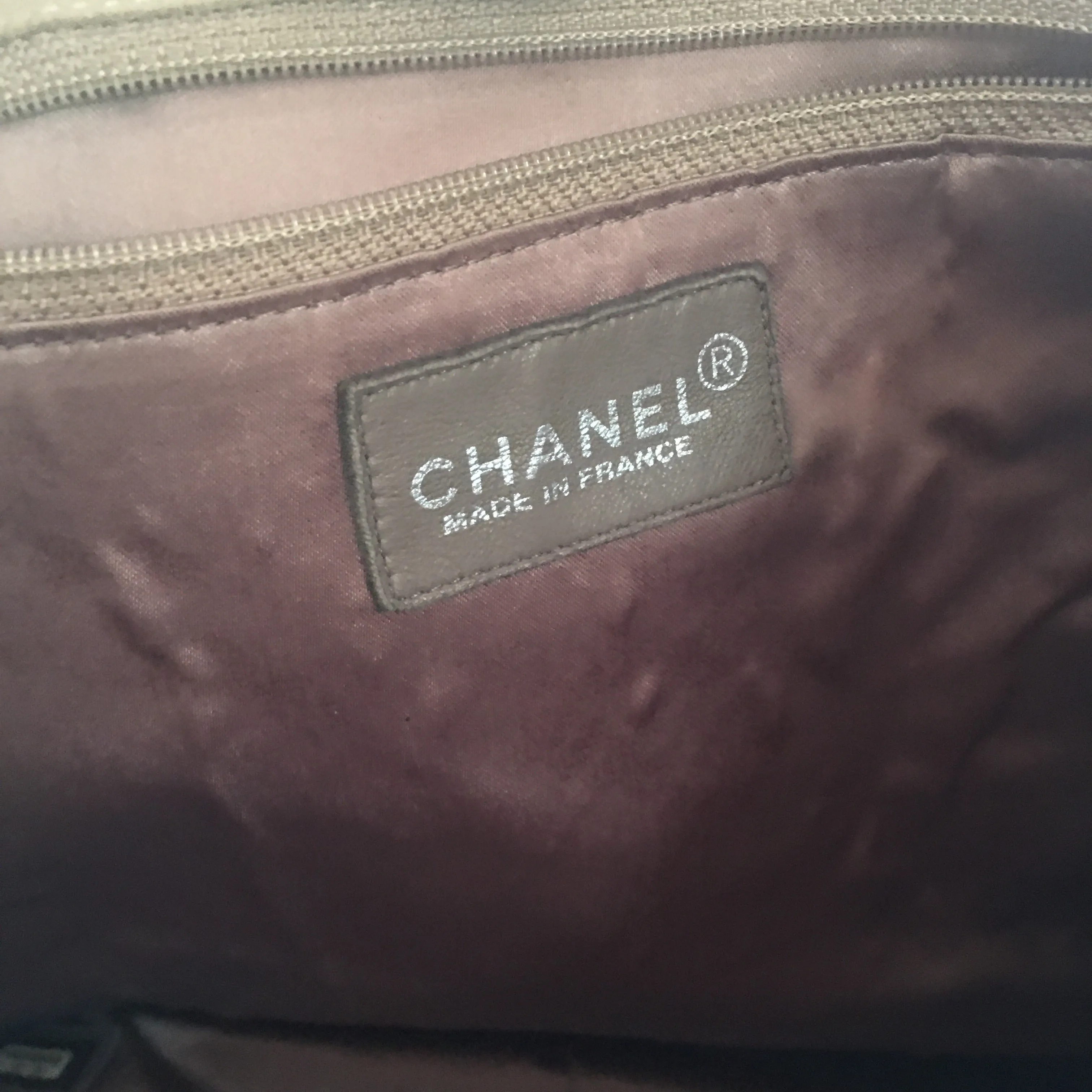 CHANEL Shoulder Bag in Beige Suede