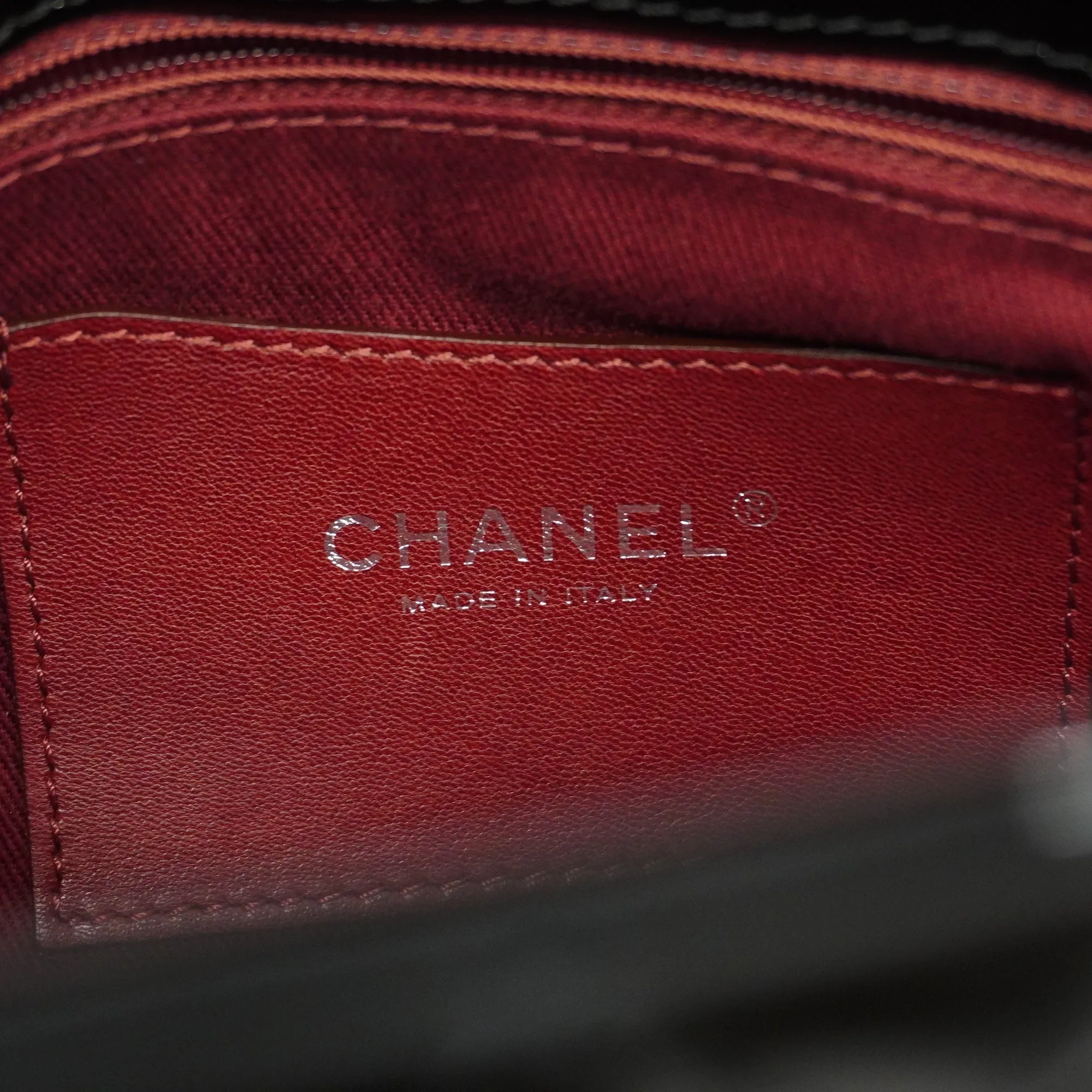 ChanelAuth  Matelasse Shoulder Bag Chain Shoulder Women's Patent Leather Black