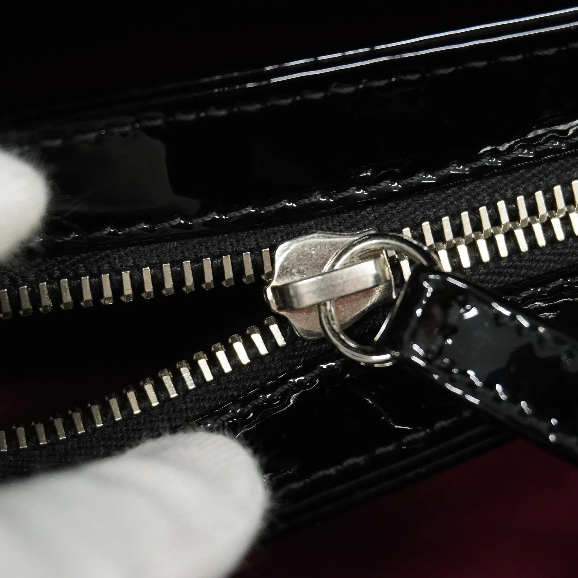 ChanelAuth  Matelasse Shoulder Bag Chain Shoulder Women's Patent Leather Black