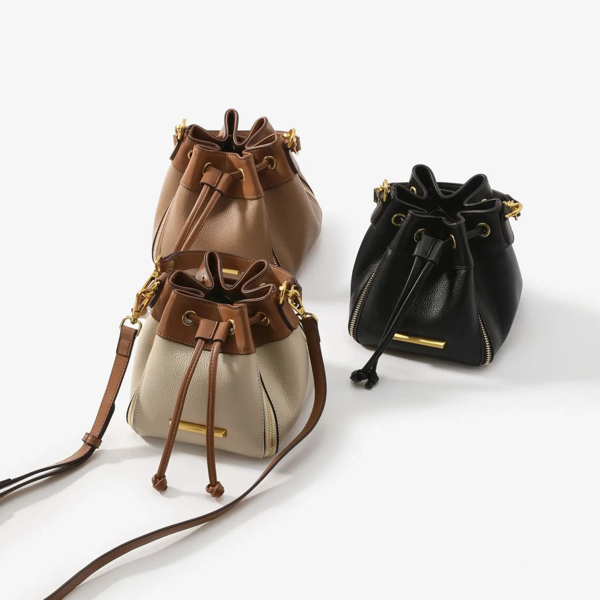 Chic Genuine Leather Designer Bucket Bag: New Fashion for Women