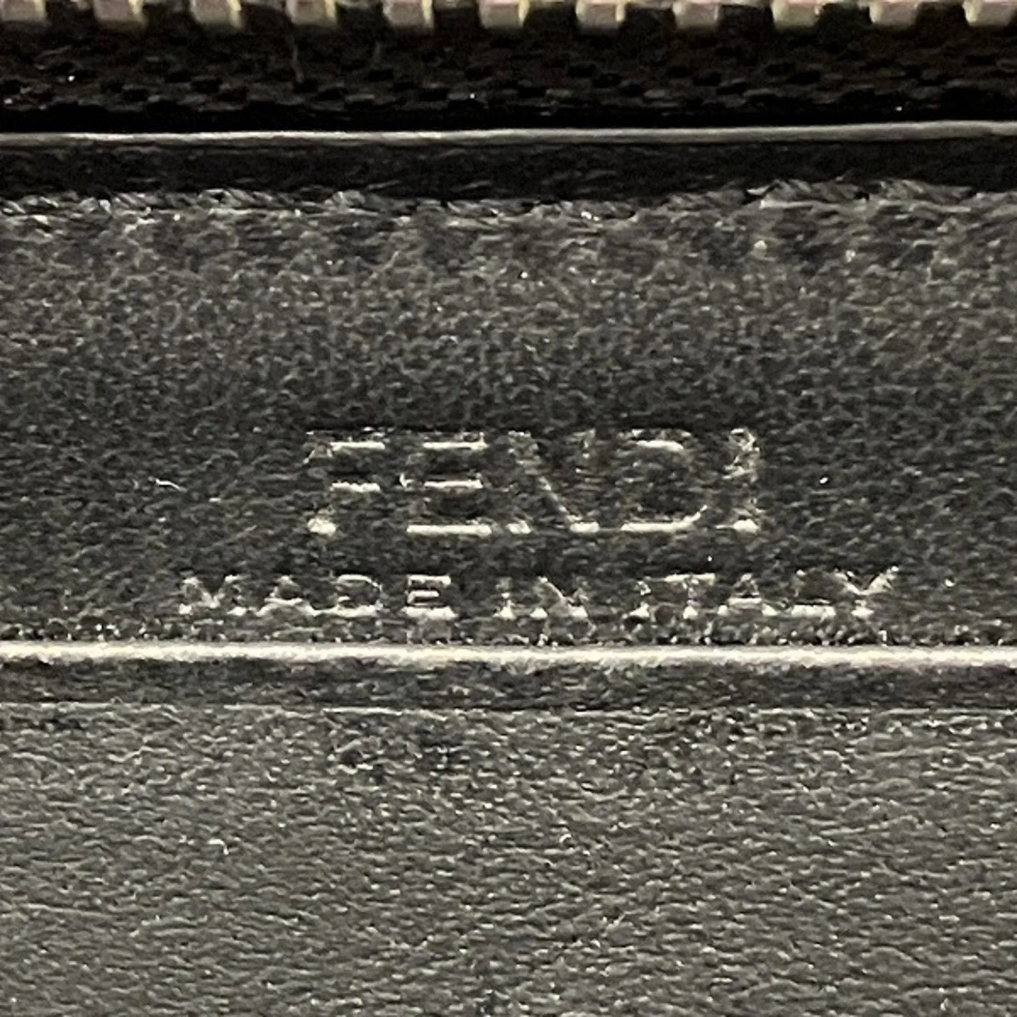 Fendi Leather Long Wallet (Bi-Fold) (Pre-Owned)