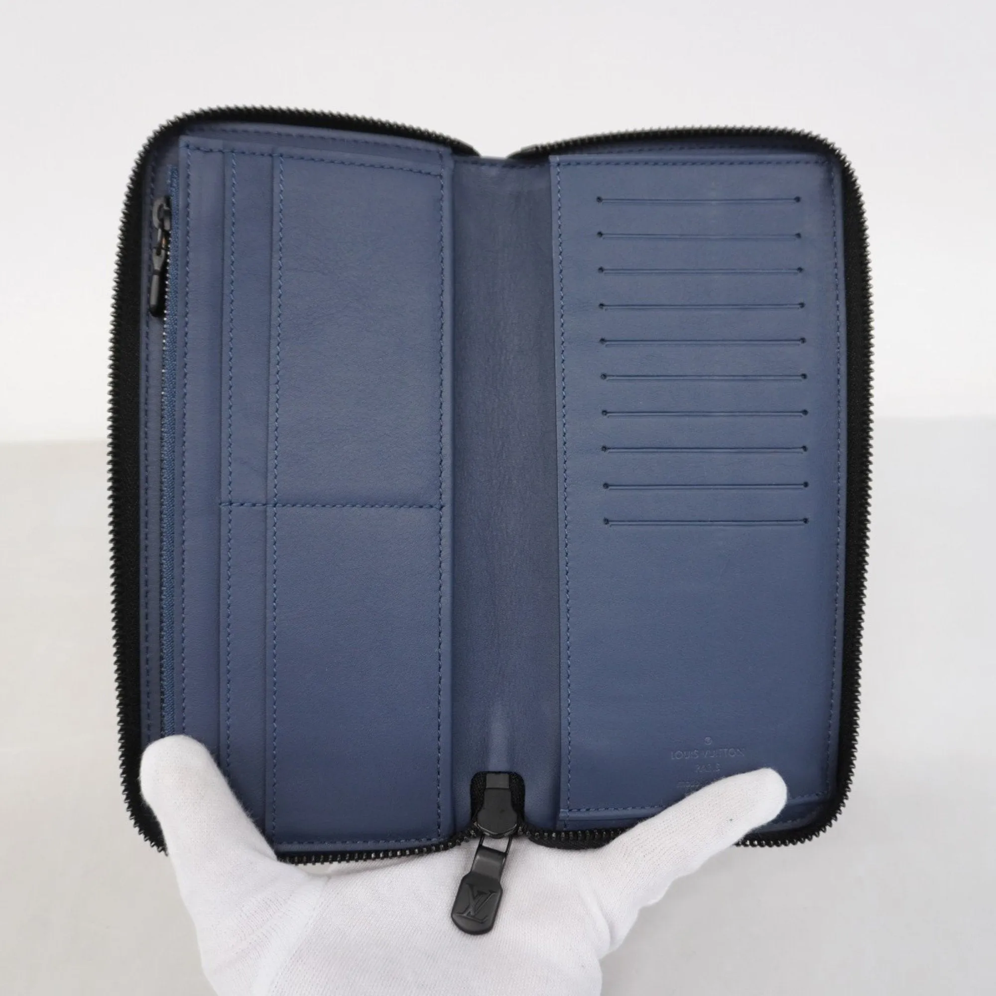 Louis Vuitton blue Navy Long Wallet (Bi-Fold) (Pre-Owned)