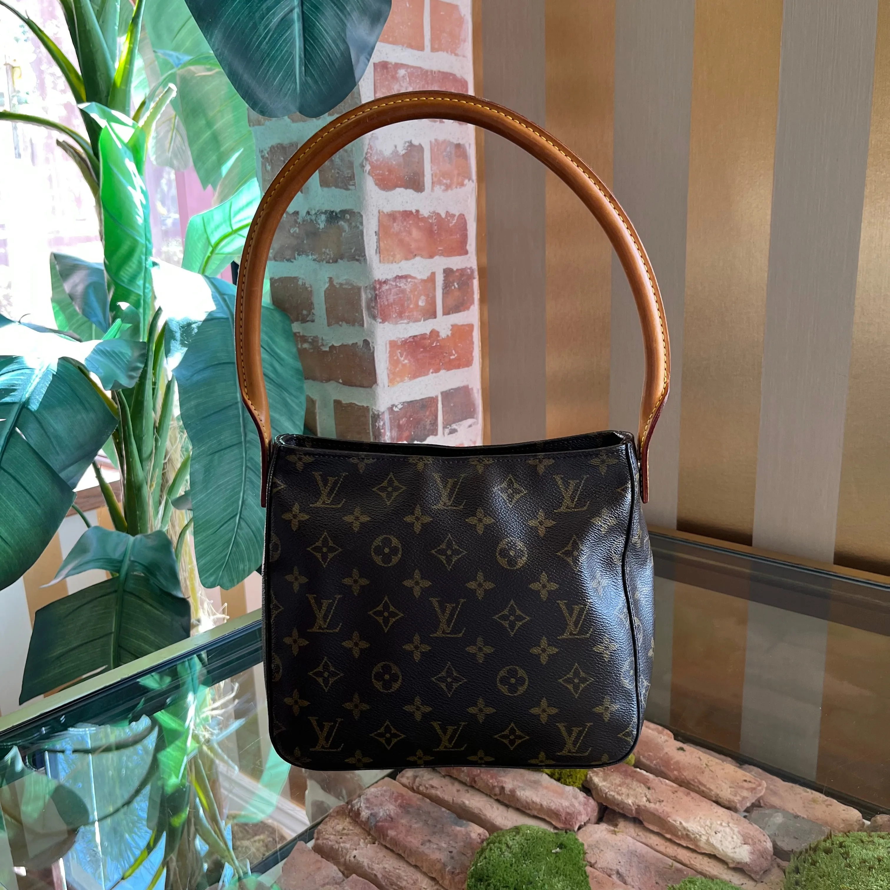 LOUIS VUITTON Looping MM Monogram Shoulder Bag