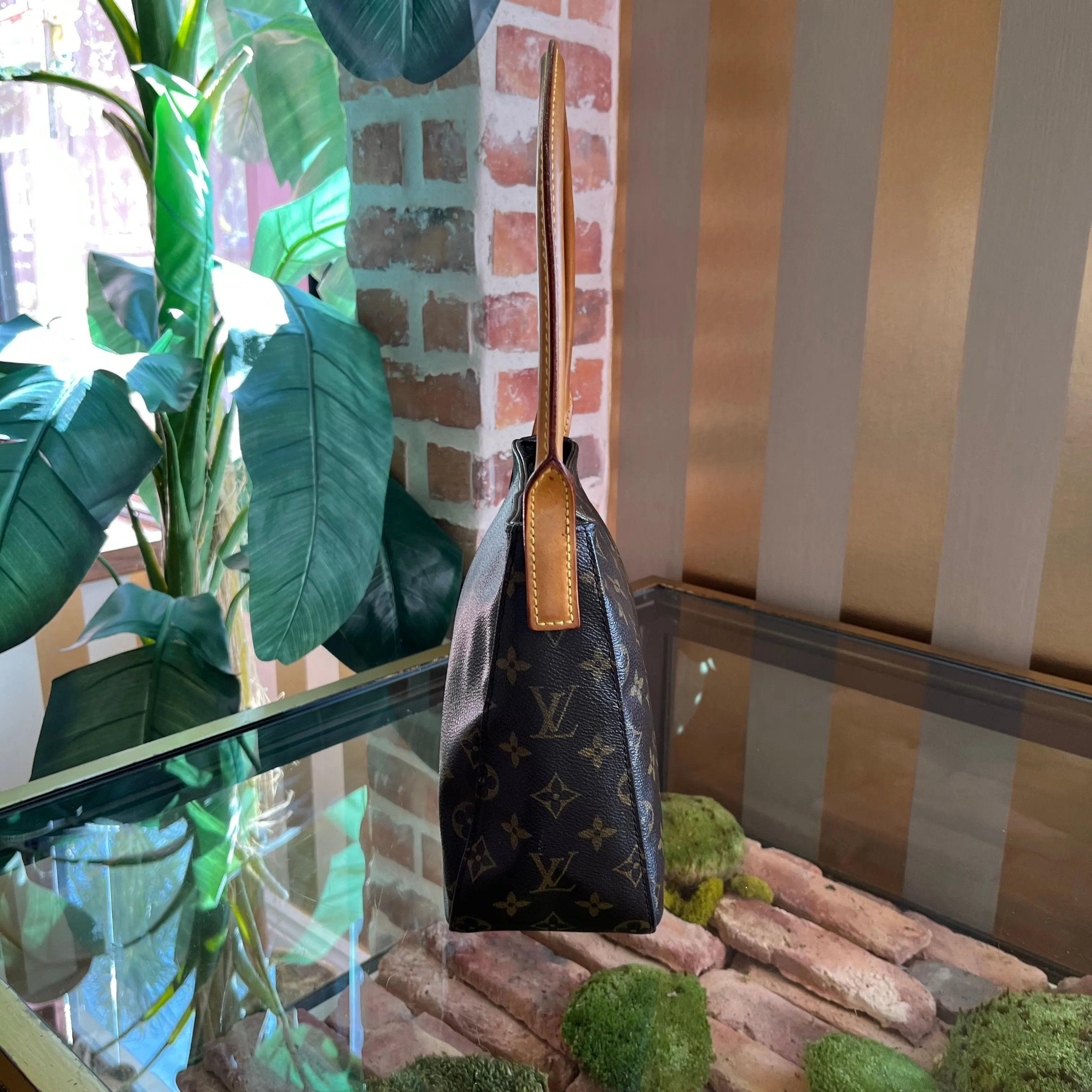 LOUIS VUITTON Looping MM Monogram Shoulder Bag