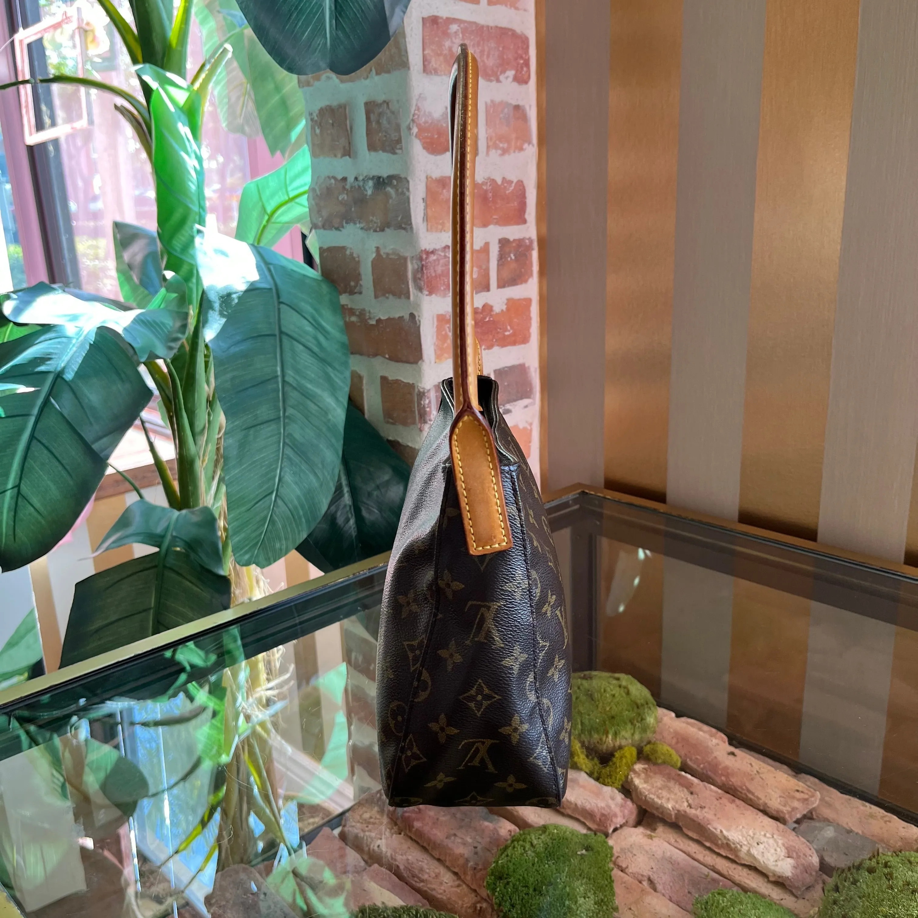 LOUIS VUITTON Looping MM Monogram Shoulder Bag