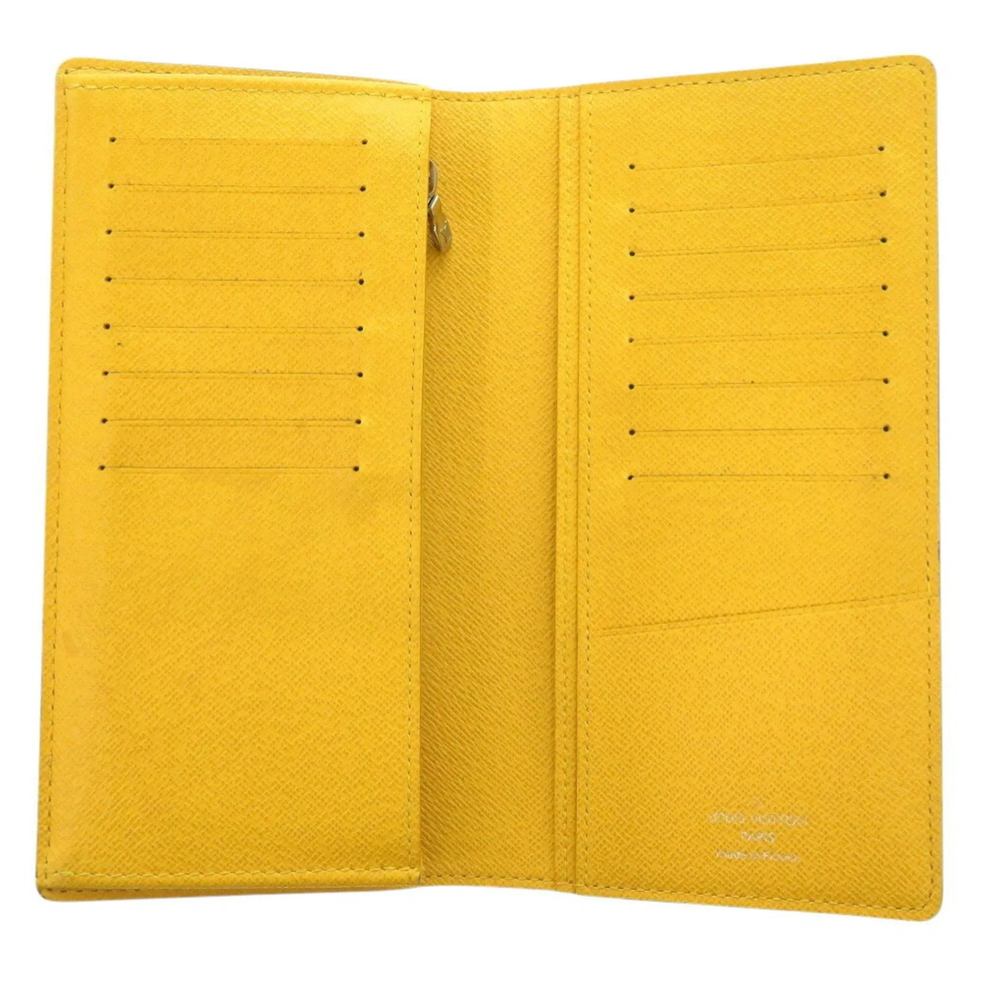 Louis Vuitton Taiga Leather Long Wallet (Bi-Fold) (Pre-Owned)
