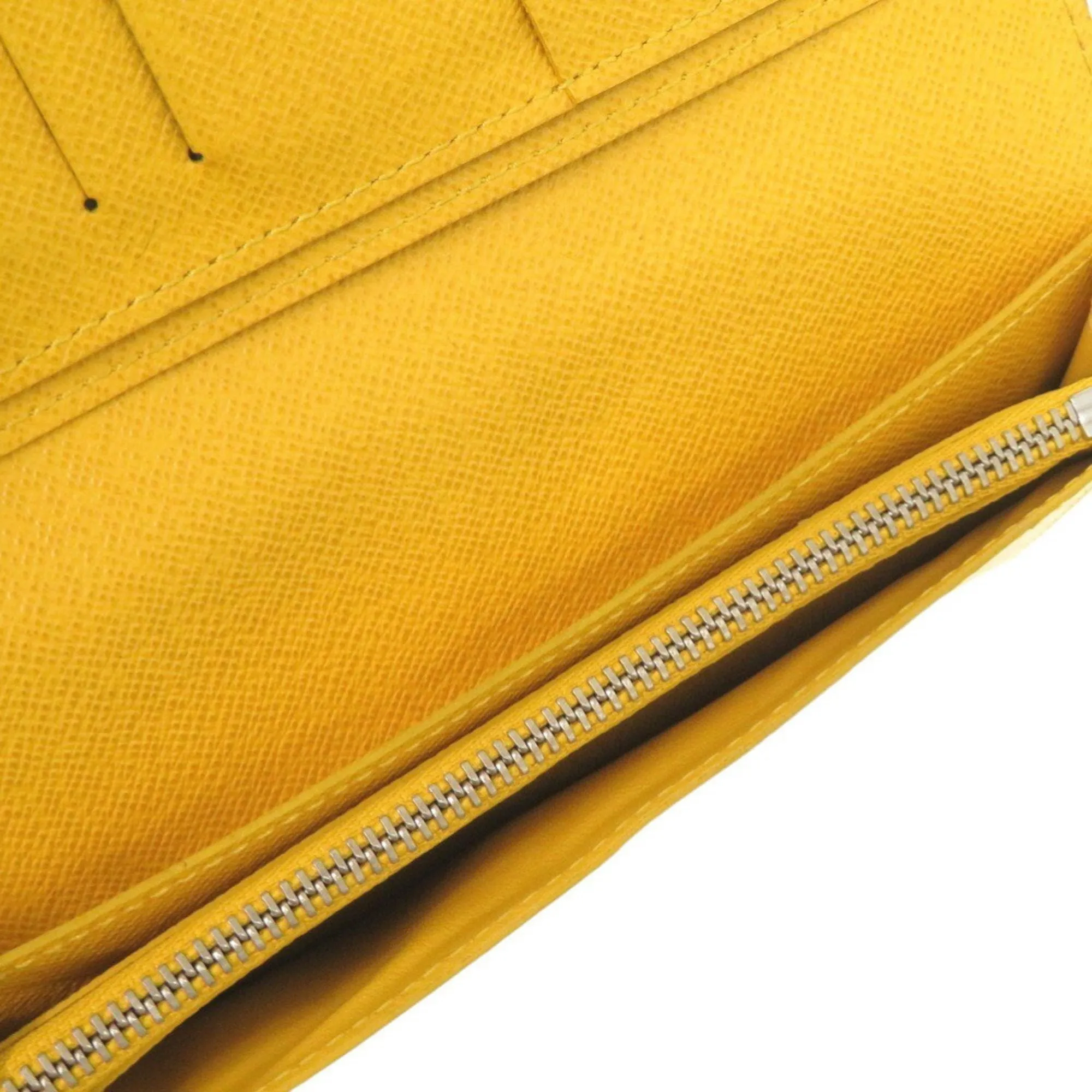 Louis Vuitton Taiga Leather Long Wallet (Bi-Fold) (Pre-Owned)