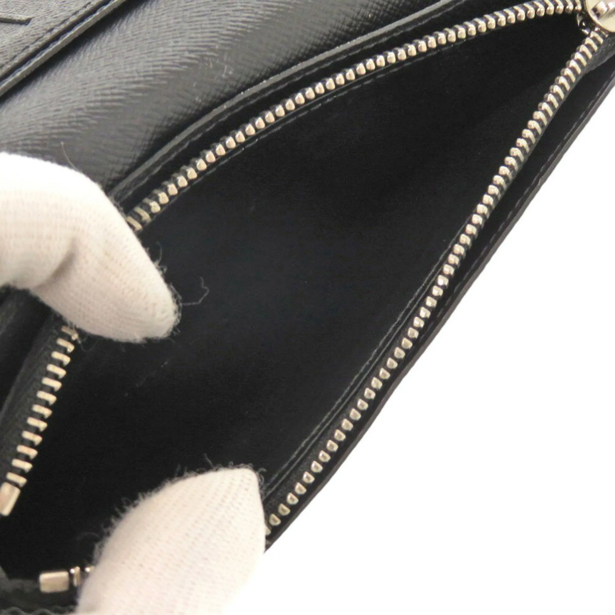 Louis Vuitton Taiga Leather Long Wallet (Bi-Fold) (Pre-Owned)