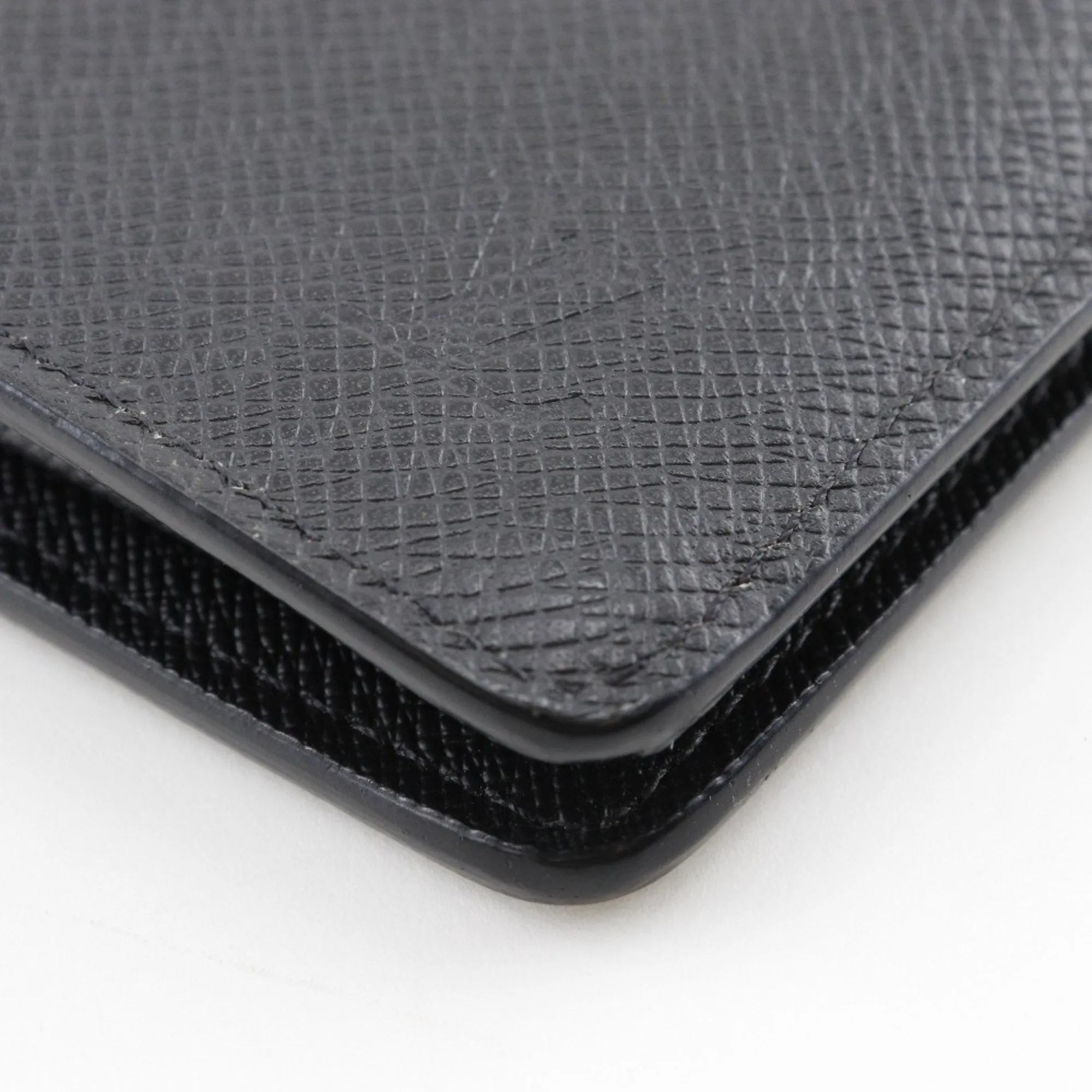 Louis Vuitton Taiga Noir Taiga Leather Long Wallet (Bi-Fold) (Pre-Owned)