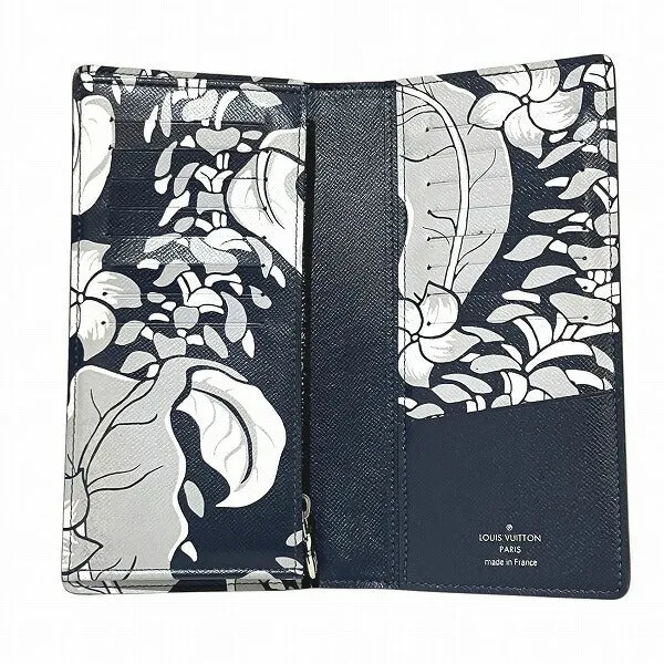 Louis Vuitton Taiga Portefeuille Brazza Wallet
