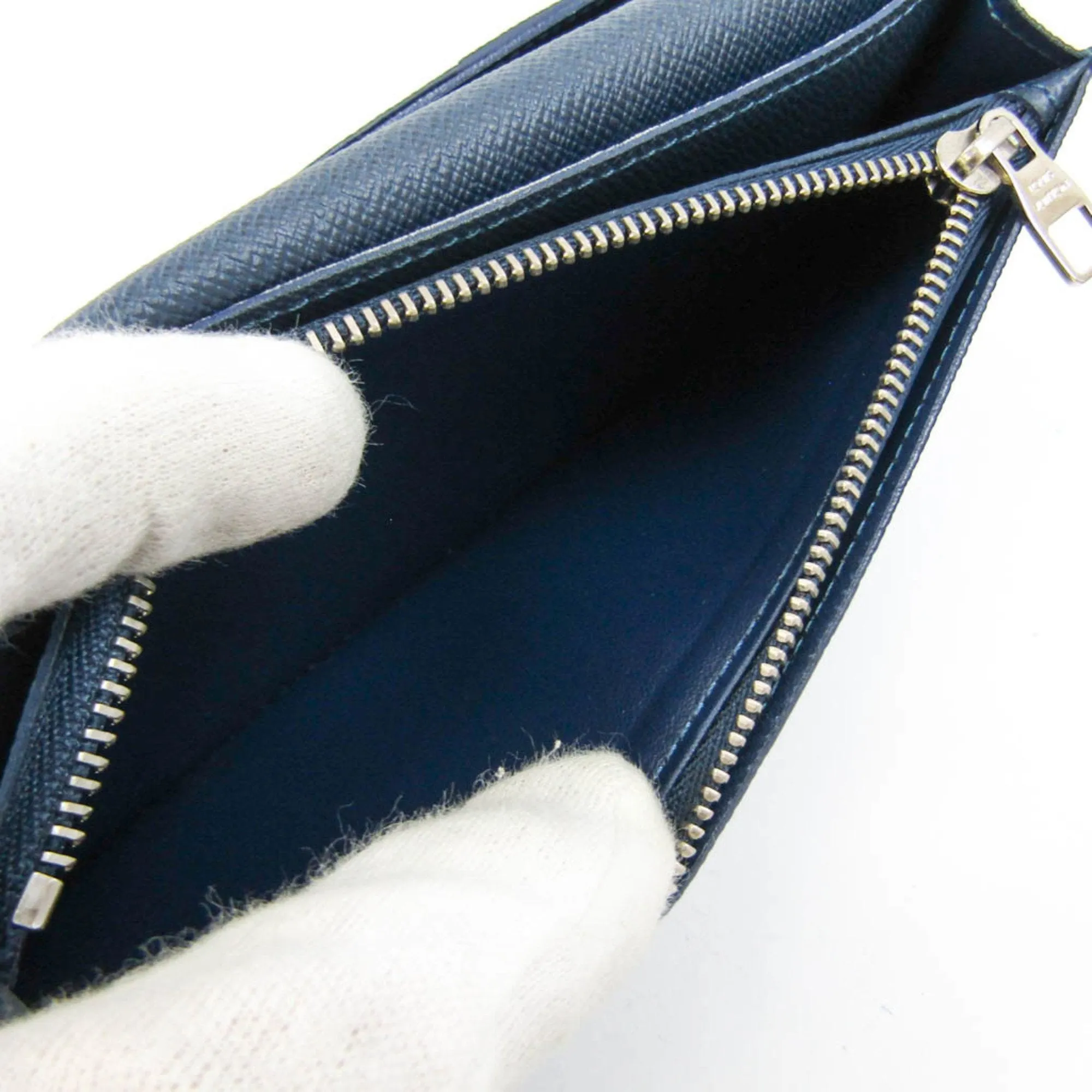 Louis Vuitton Taiga Taiga Leather Long Wallet (Bi-Fold) (Pre-Owned)