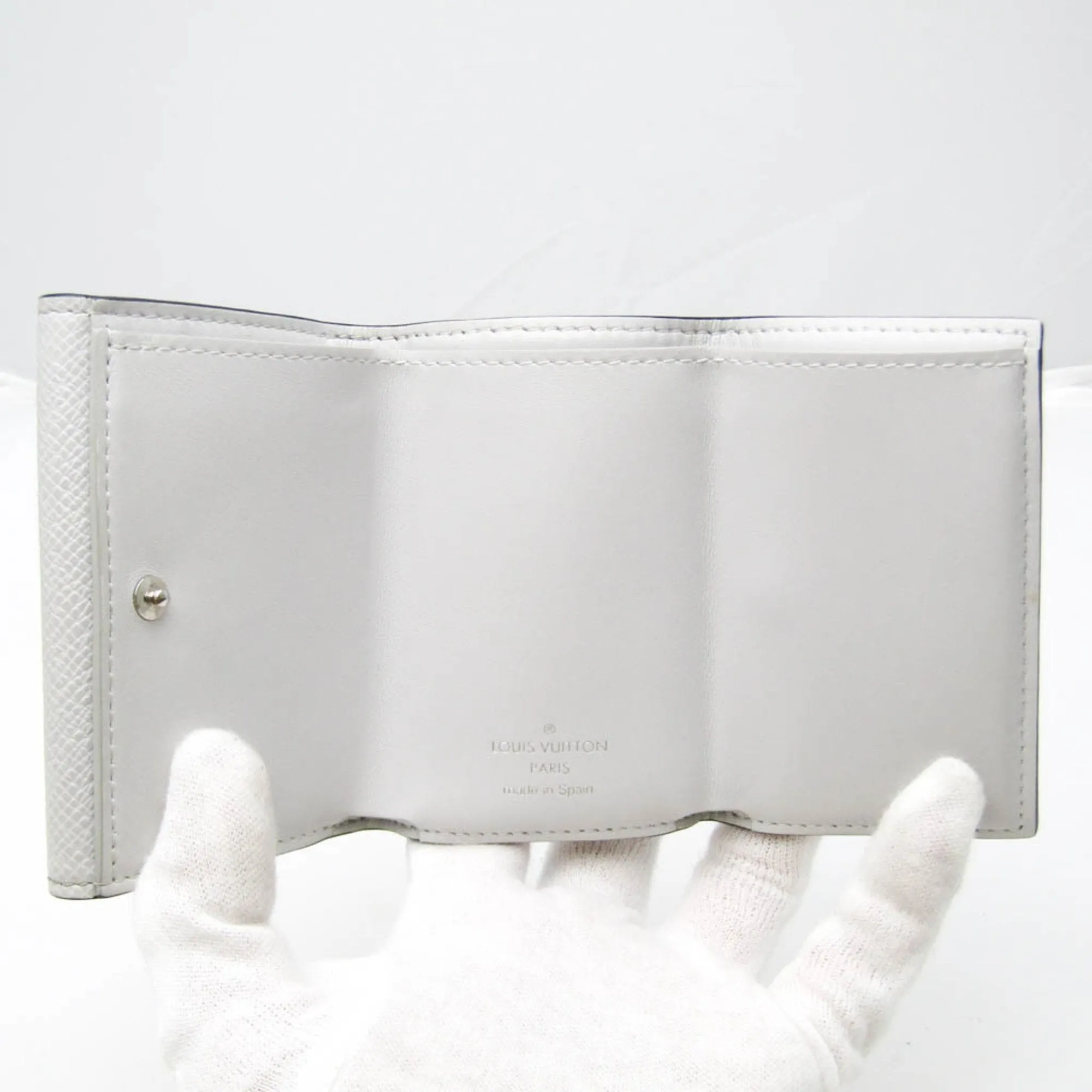 Louis Vuitton Taiga Taiga Leather Monogram Wallet (Tri-Fold) (Pre-Owned)