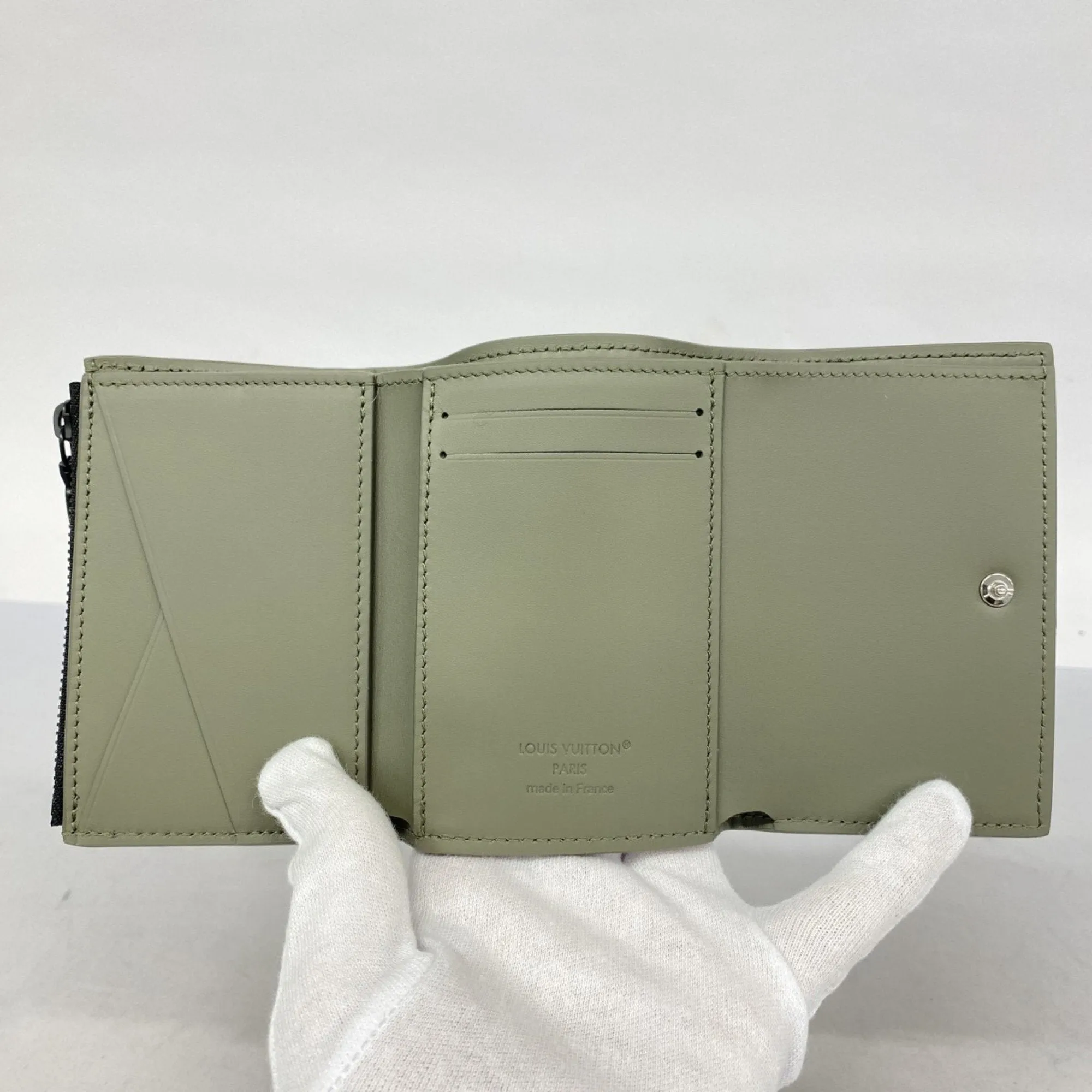 Louis Vuitton Wallet (Tri-Fold) (Pre-Owned)
