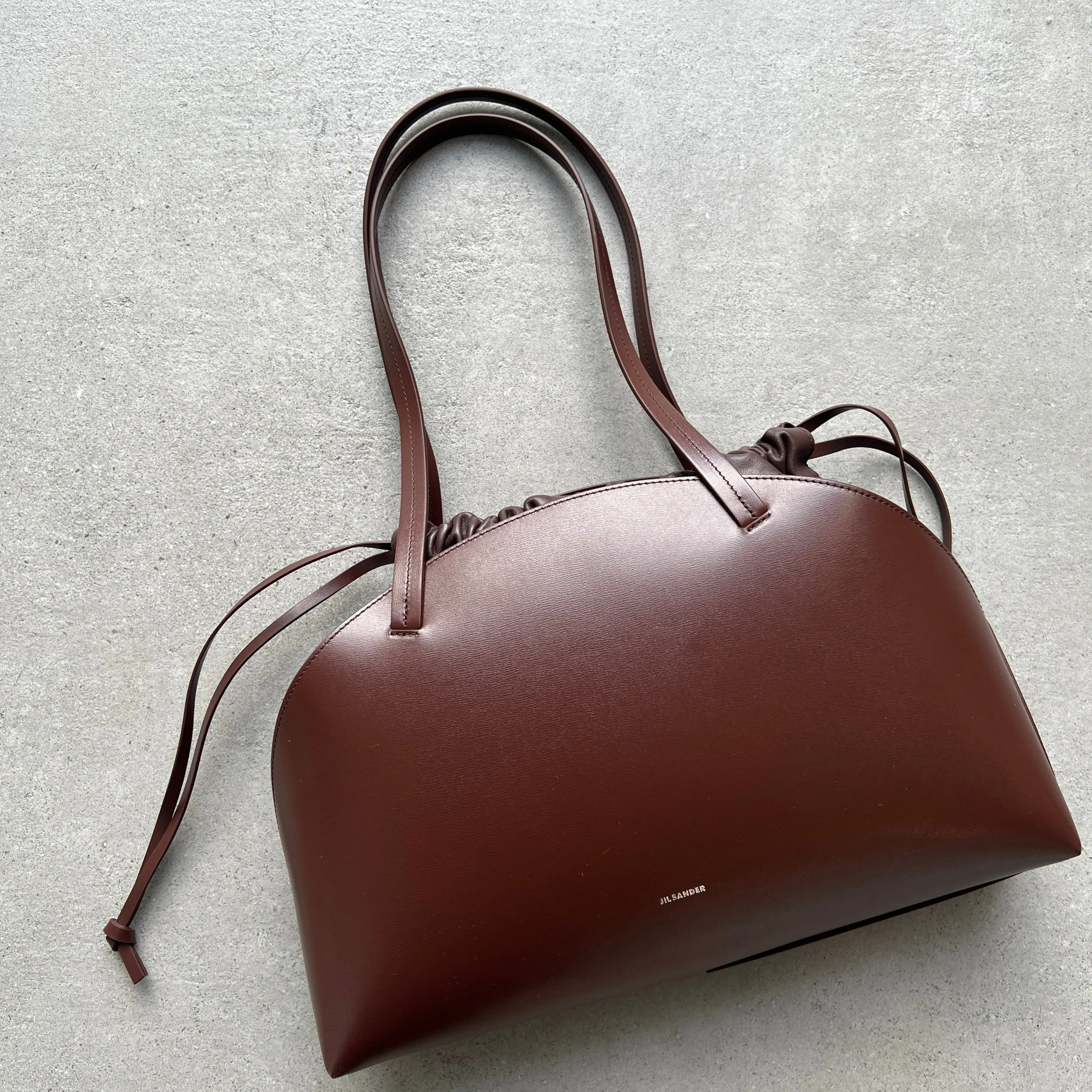 Medium Curve Shoulder, Dark Earth