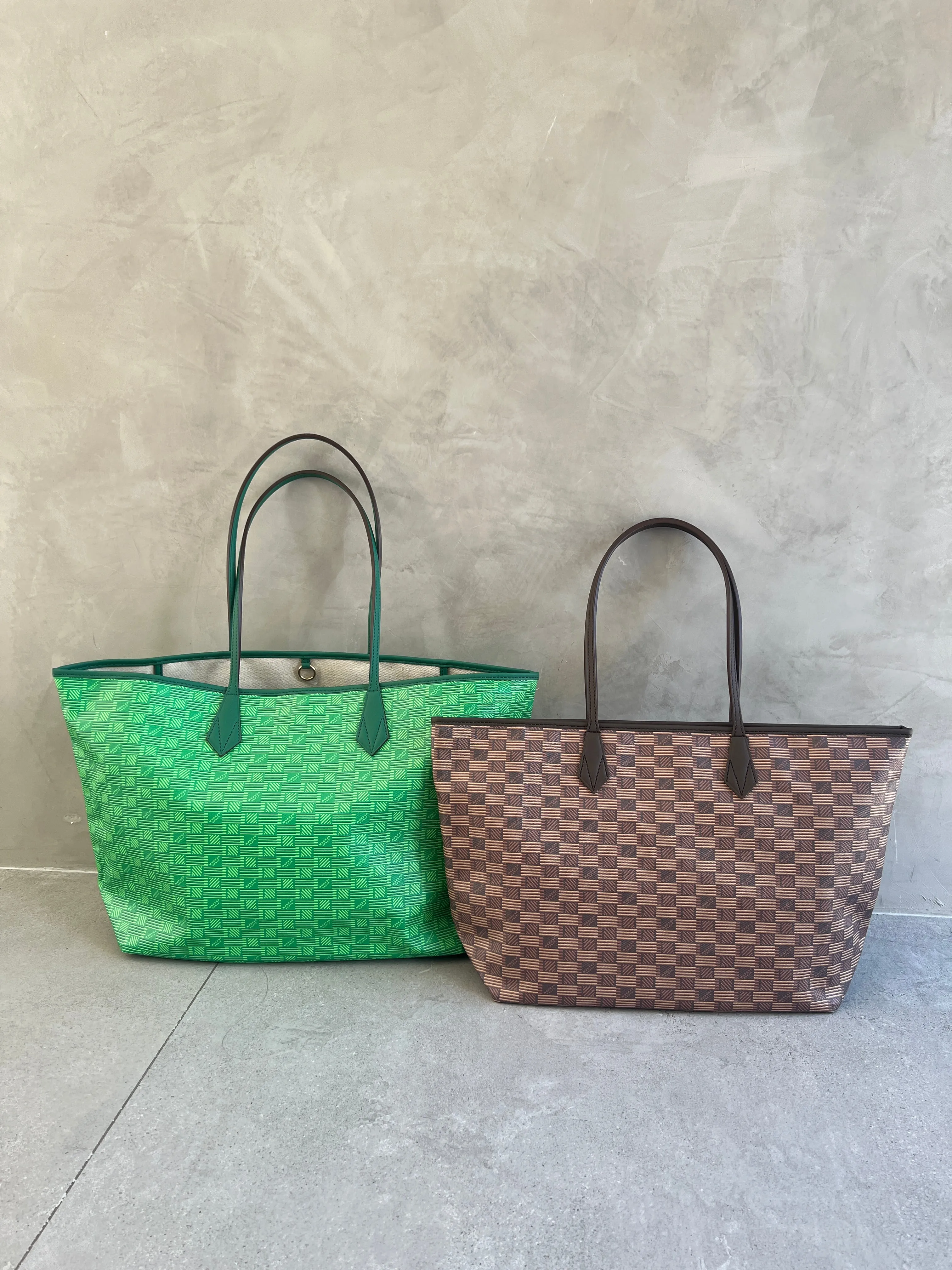 new Saint Tropez Zip Tote MM, Chocolate