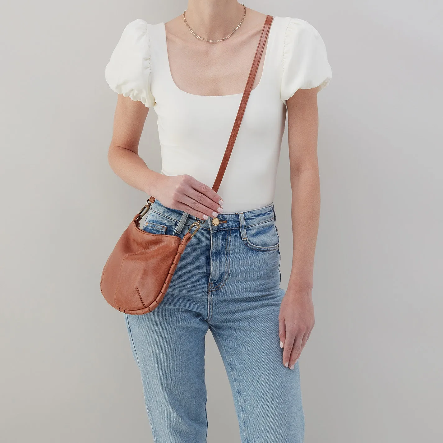Phoebe Crossbody In Smooth Leather - Saddle