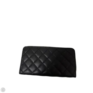 Wallet By Clothes Mentor, Size: Medium