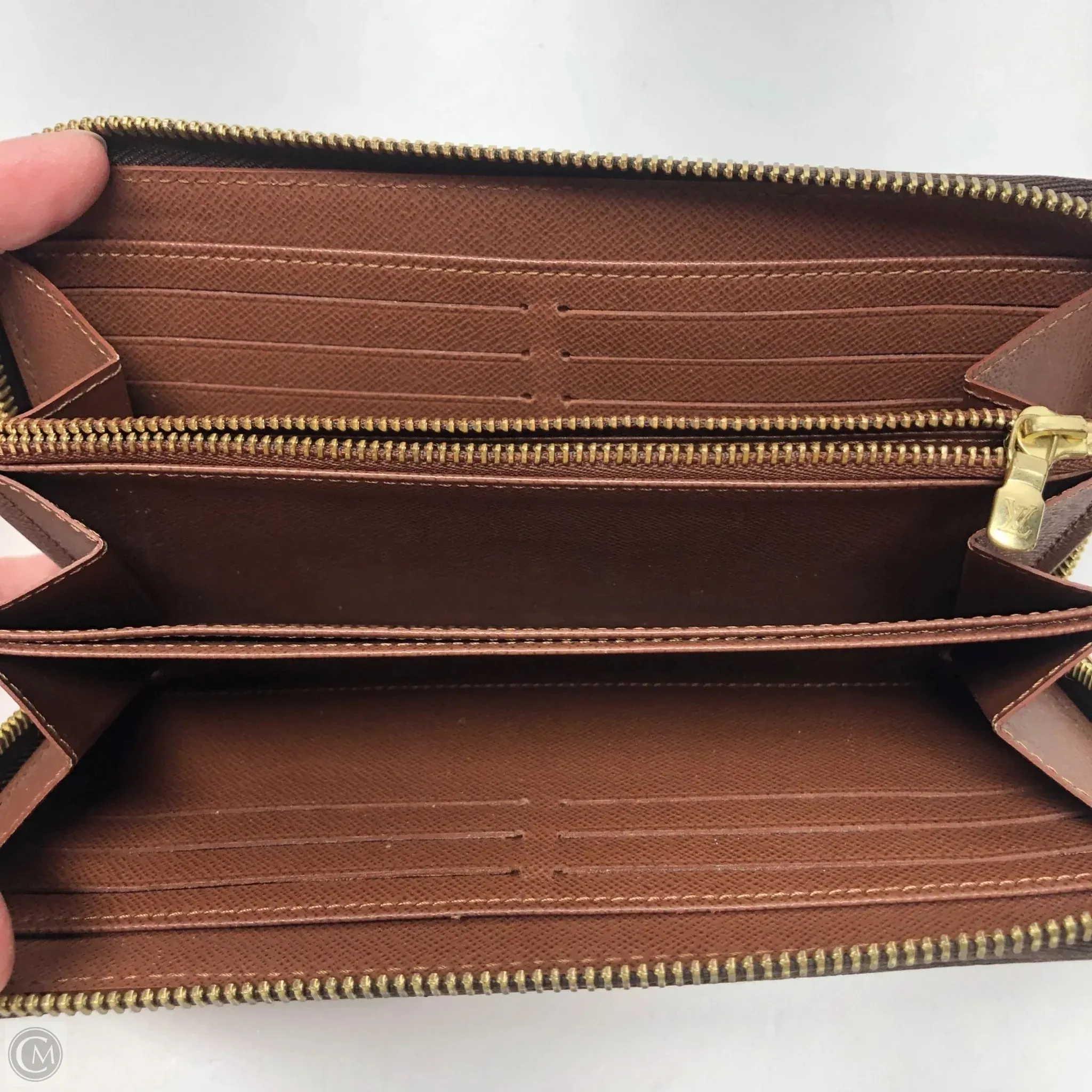 Wallet Luxury Designer By Louis Vuitton, Size: Medium